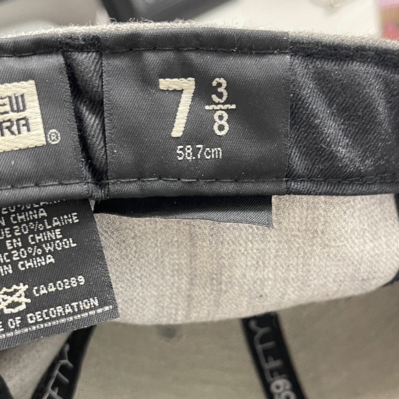 New Era Gray Cap with Black Star Emblem - Picture 5 of 9